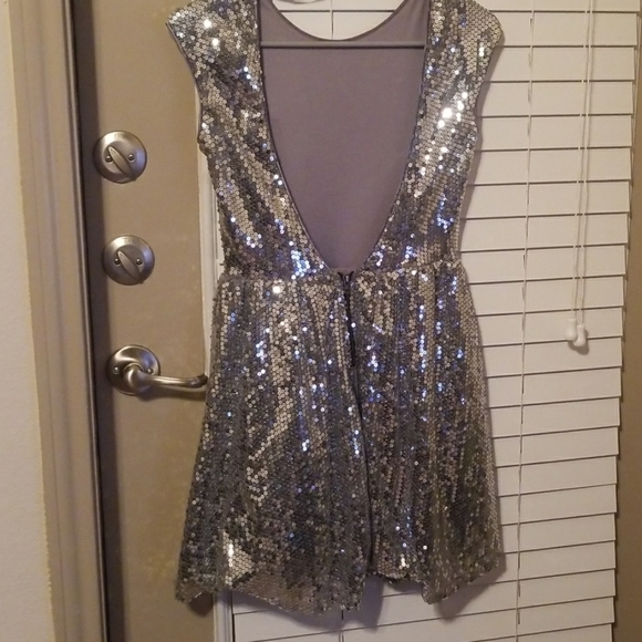MATERIAL GIRL | Silver Sequins Cocktail Dress - Picture 6 of 7
